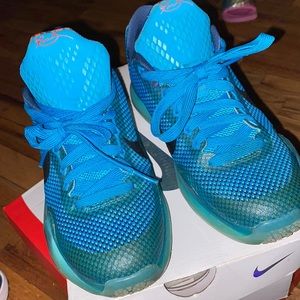 Kobe Bryant (blue lagoons)